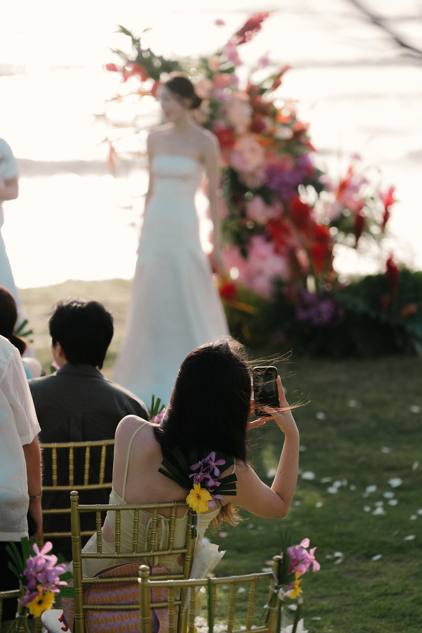 บรรยากาศพิธีแต่งงานริมทะเล